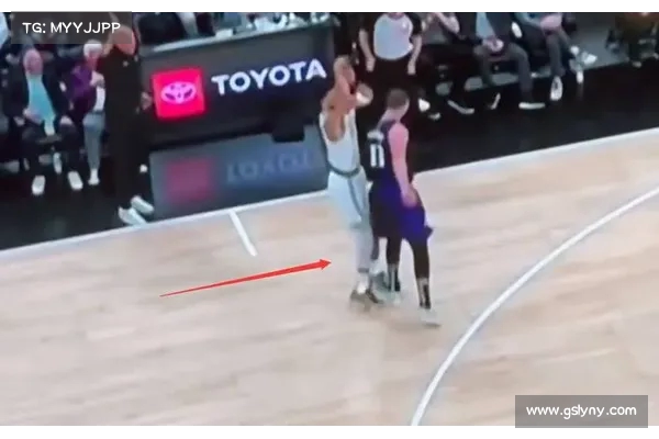 塔图姆 90 度崴脚仍坚持罚球 全场高呼 MVP 小萨垫脚致歉 塔图姆 90 度崴脚仍坚持罚球 全场高呼 MVP 小萨垫脚致歉