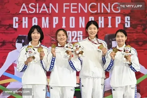 中国女子重剑队在摩洛哥世界杯站力克群雄勇夺冠军 中国女子重剑队在摩洛哥世界杯站力克群雄勇夺冠军